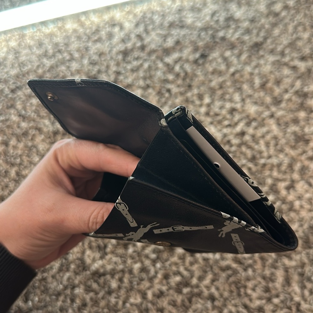 LongChamp Wallet
🤩😻❤️‍🔥DEALS W VICKY🔥 - Picture 8 of 9